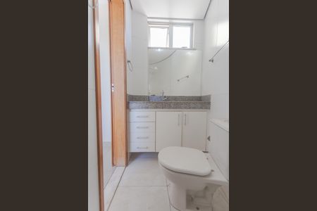 Apartamento à venda com 70m², 3 quartos e 2 vagas Apartamento à venda com 70m², 3 quartos e 2 vagasBanheiro da Suíte