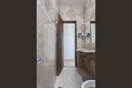 Banheiro Social de casa para alugar com 1 quarto, 50m² em Lagoinha Leblon, Belo Horizonte