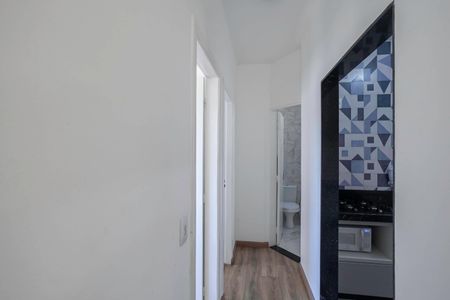 Corredor de apartamento à venda com 2 quartos, 50m² em Castelo, Belo Horizonte