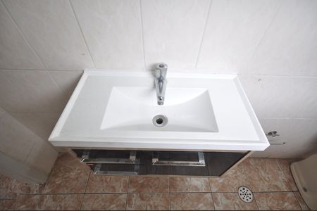 Casa à venda com 120m², 2 quartos e 2 vagasBanheiro Social