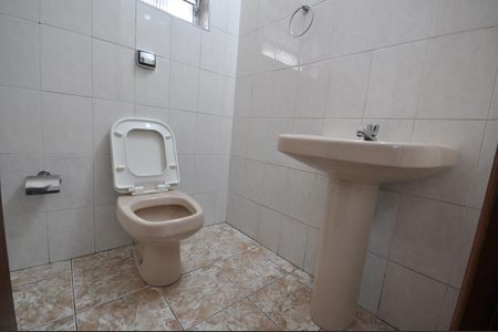 Casa à venda com 120m², 2 quartos e 2 vagasLavabo