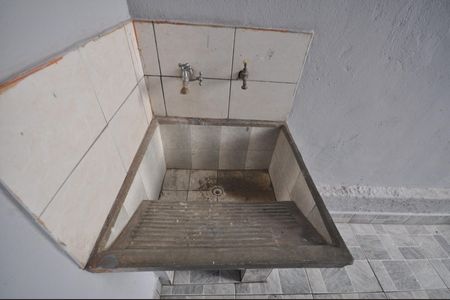 Casa à venda com 80m², 3 quartos e sem vagaÁrea de Serviço