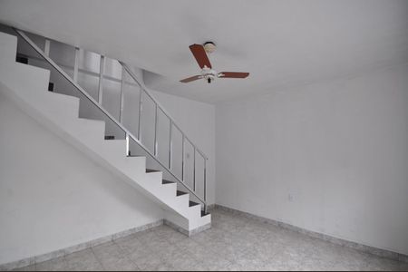 Sala de casa para alugar com 3 quartos, 80m² em Parque Vitoria, São Paulo