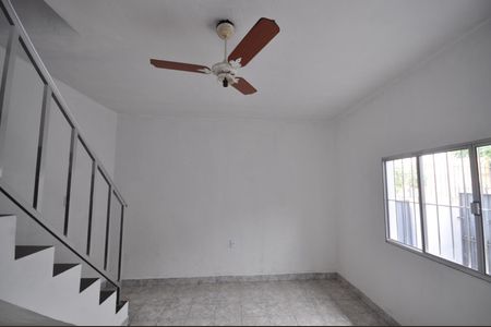 Sala de casa para alugar com 3 quartos, 80m² em Parque Vitoria, São Paulo