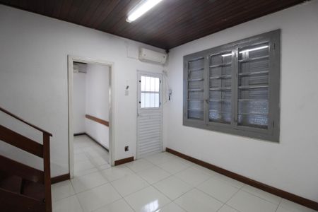 Casa à venda com 3 quartos, 200m² em Floresta, Porto Alegre