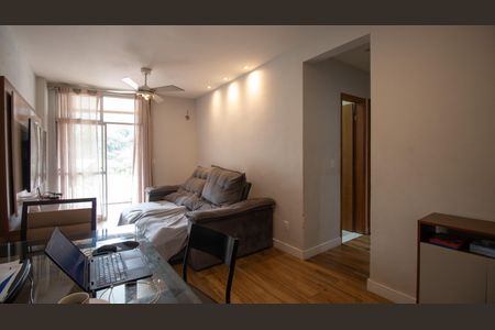 Apartamento para alugar com 75m², 2 quartos e 1 vaga Apartamento para alugar com 75m², 2 quartos e 1 vagaSala