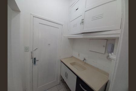 Cozinha de apartamento para alugar com 1 quarto, 22m² em Itararé, São Vicente