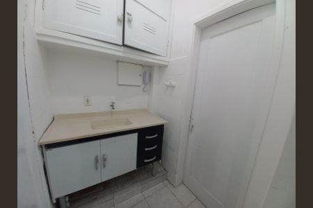Cozinha de apartamento para alugar com 1 quarto, 22m² em Itararé, São Vicente