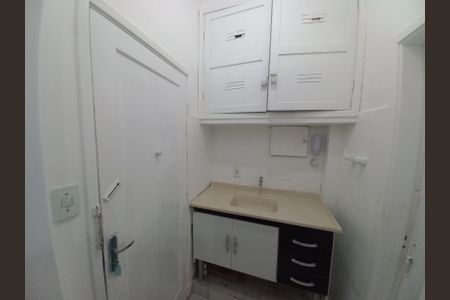 Cozinha de apartamento para alugar com 1 quarto, 22m² em Itararé, São Vicente