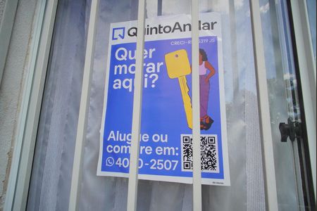 Apartamento à venda com 67m², 2 quartos e 1 vagaAdesivo