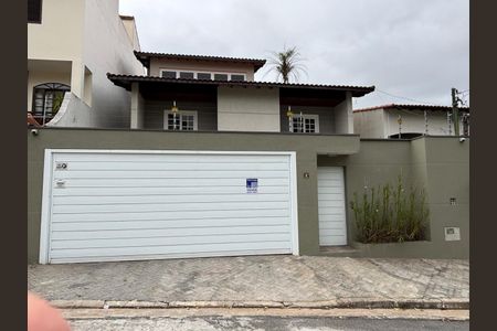 Casa à venda com 349m², 3 quartos e 5 vagasFachada 