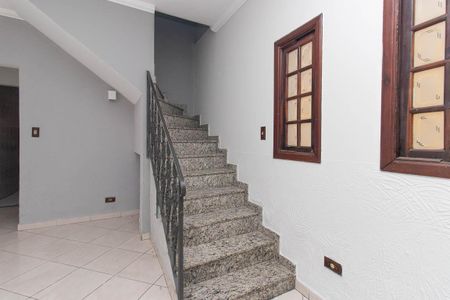Casa à venda com 143m², 2 quartos e 2 vagasEscada