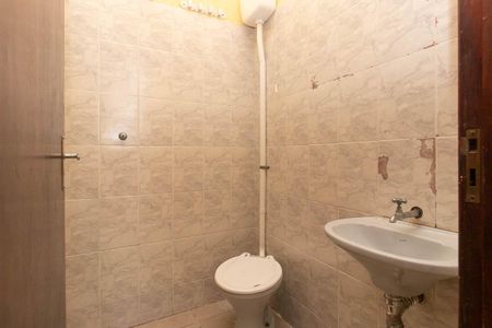 Casa à venda com 143m², 2 quartos e 2 vagasBanheiro de serviço