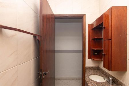 Casa à venda com 143m², 2 quartos e 2 vagasBanheiro 2