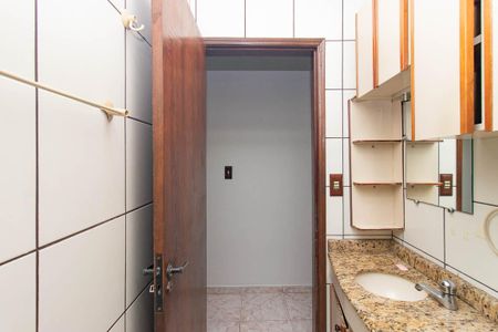 Casa à venda com 143m², 2 quartos e 2 vagasBanheiro Social