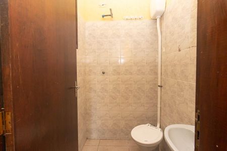 Casa à venda com 143m², 2 quartos e 2 vagasBanheiro de serviço