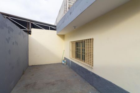 Casa para alugar com 80m², 1 quarto e 1 vagaQuintal
