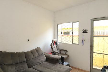 Sala de casa à venda com 1 quarto, 340m² em Vila Carmosina, São Paulo
