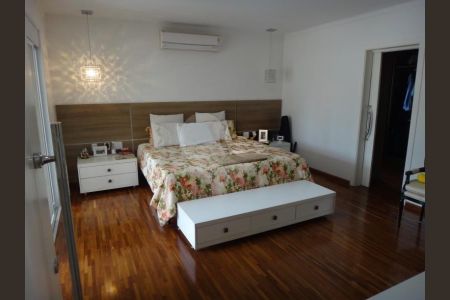 Casa à venda com 5 quartos, 720m² em Santo Amaro, São Paulo