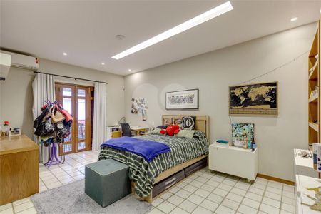 Casa à venda com 4 quartos, 700m² em Chácara Santo Antônio (Zona Sul), São Paulo