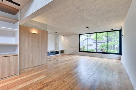 Casa de Condomínio à venda com 4 quartos, 600m² em Santo Amaro, São Paulo