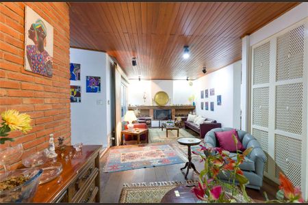 Casa à venda com 5 quartos, 543m² em Santo Amaro, São Paulo