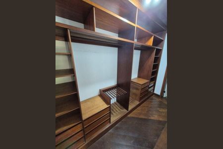 Casa à venda com 3 quartos, 326m² em Matapaca, Niterói