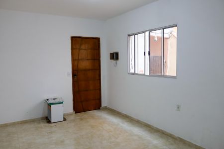 sala de casa para alugar com 2 quartos, 230m² em Recanto das Rosas, Osasco