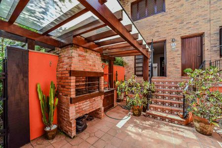 Casa de condomínio à venda com 330m², 3 quartos e 2 vagasÁrea da Churrasqueira