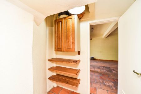 Casa de condomínio à venda com 330m², 3 quartos e 2 vagasDespensa/Adega