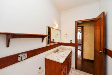 Casa de condomínio à venda com 330m², 3 quartos e 2 vagasBanheiro Social