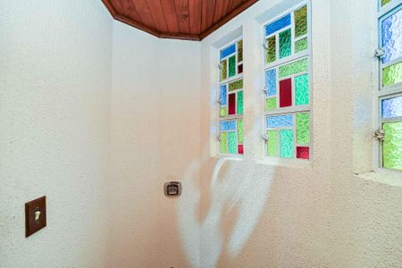 Casa de condomínio à venda com 330m², 3 quartos e 2 vagasLavabo