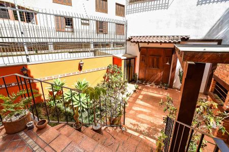 Casa de condomínio à venda com 330m², 3 quartos e 2 vagasQuintal