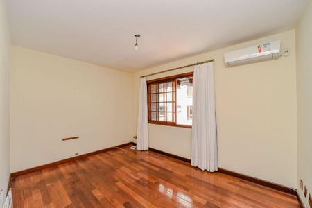 Casa de condomínio à venda com 330m², 3 quartos e 2 vagasQuarto 2