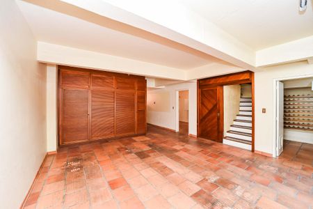 Casa de condomínio à venda com 330m², 3 quartos e 2 vagasGaragem