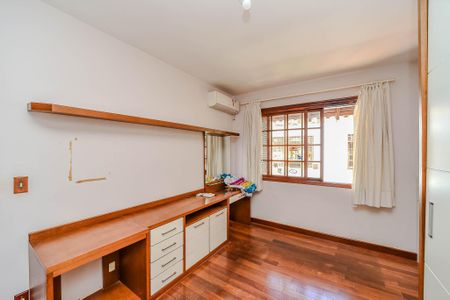 Casa de condomínio à venda com 330m², 3 quartos e 2 vagasQuarto 1