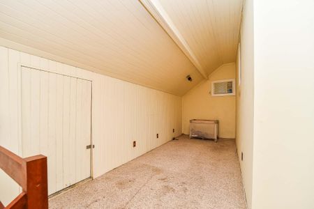 Casa de condomínio à venda com 330m², 3 quartos e 2 vagasSotão