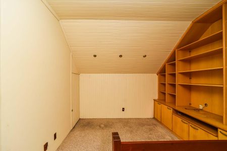 Casa de condomínio à venda com 330m², 3 quartos e 2 vagasSotão