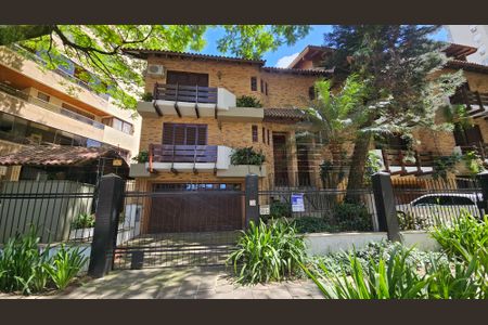 Casa de condomínio à venda com 330m², 3 quartos e 2 vagasFachada