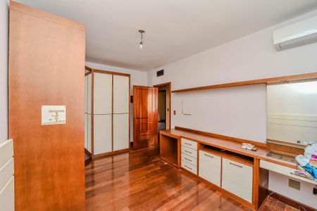 Casa de condomínio à venda com 330m², 3 quartos e 2 vagasQuarto 1