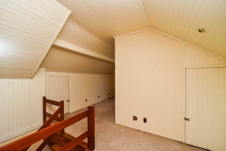 Casa de condomínio à venda com 330m², 3 quartos e 2 vagasSotão