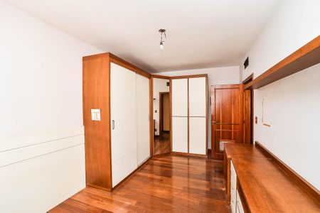 Casa de condomínio à venda com 330m², 3 quartos e 2 vagasQuarto 1