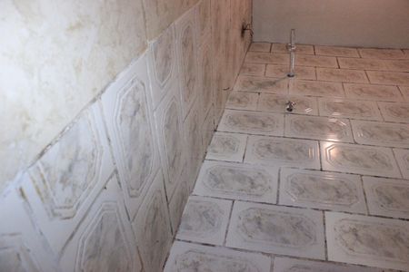 Banheiro de casa para alugar com 2 quartos, 50m² em Jardim Munhoz, Guarulhos