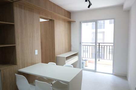 Sala/Cozinha de apartamento para alugar com 2 quartos, 38m² em Vila Isa, São Paulo