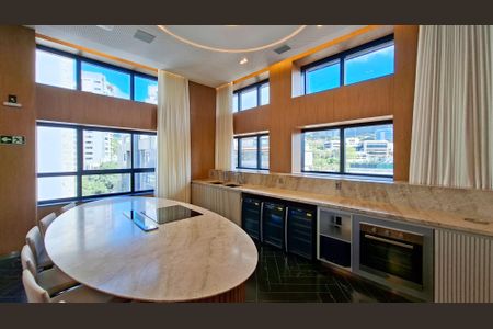 Apartamento à venda com 284m², 4 quartos e 3 vagas Apartamento à venda com 284m², 4 quartos e 3 vagasÁrea comum - Salão de festas