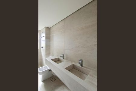 Apartamento à venda com 284m², 4 quartos e 3 vagas Apartamento à venda com 284m², 4 quartos e 3 vagasBanheiro da Suíte 2