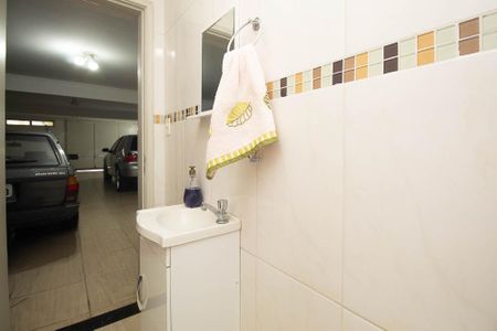 Casa à venda com 490m², 4 quartos e 7 vagasBanheiro 5