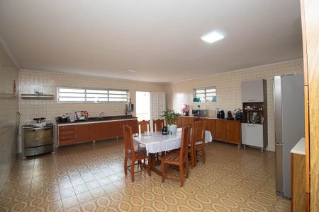 Casa à venda com 490m², 4 quartos e 7 vagasCozinha - Armários