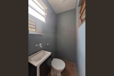 Banheiro Social de casa para alugar com 1 quarto, 50m² em Vila Renato (zona Norte), São Paulo