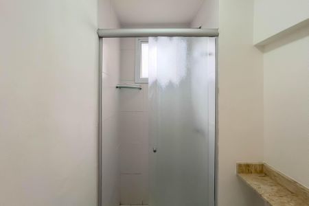 Banheiro de kitnet/studio para alugar com 1 quarto, 28m² em Cambuci, São Paulo